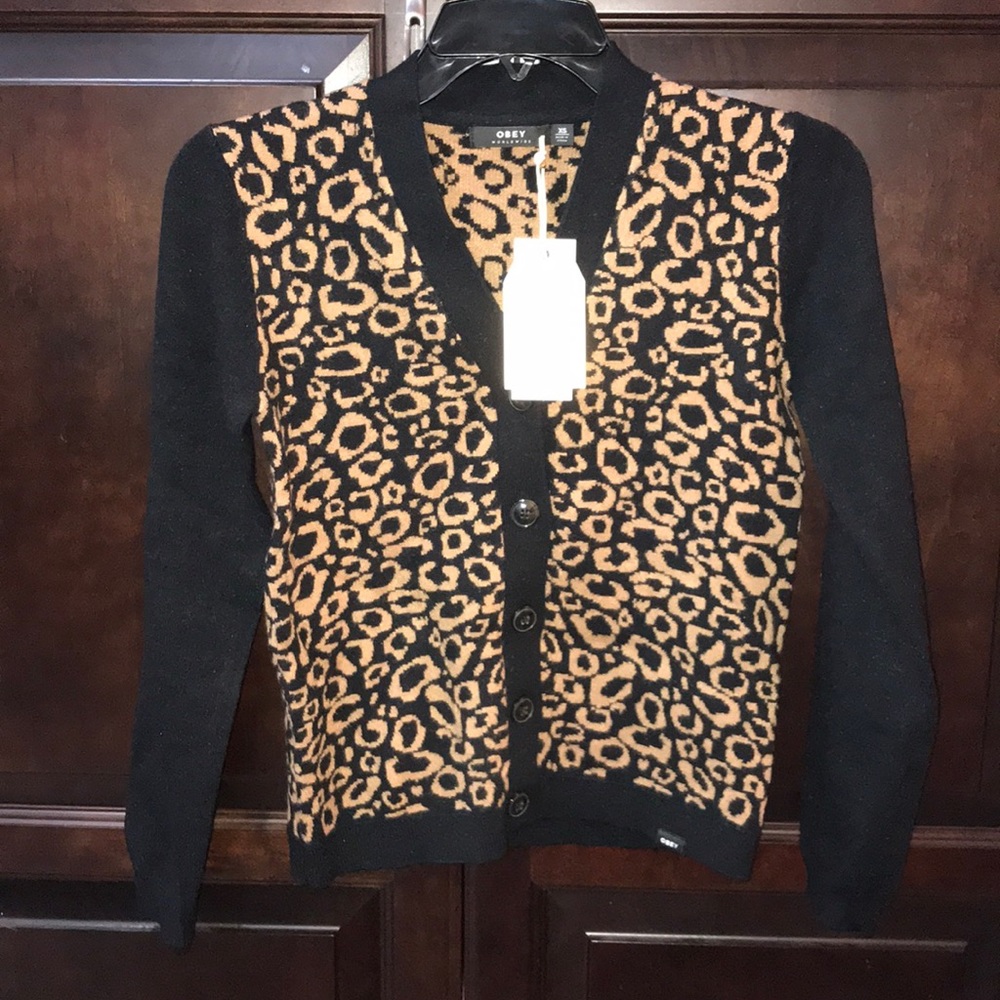 NWT. Sweater.